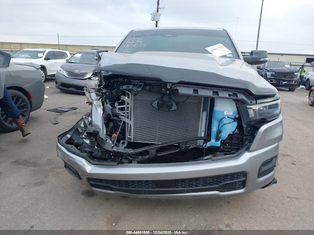 1C6SRFFT8TN215546 RAM 1500 Big Horn 4x4 5&#039;7 Box