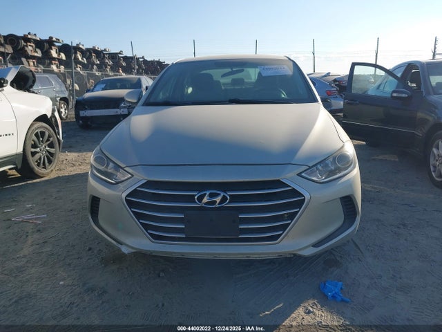 5NPD84LF4JH359499 Hyundai ELANTRA SEL
