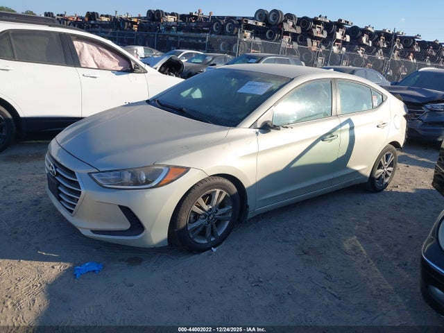 5NPD84LF4JH359499 Hyundai ELANTRA SEL