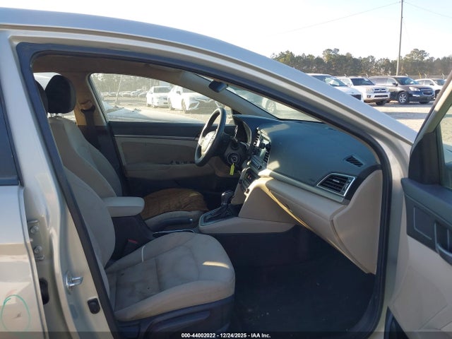 5NPD84LF4JH359499 Hyundai ELANTRA SEL