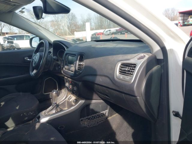 2018 JEEP COMPASS 3C4NJCAB2JT318176 Photo 4