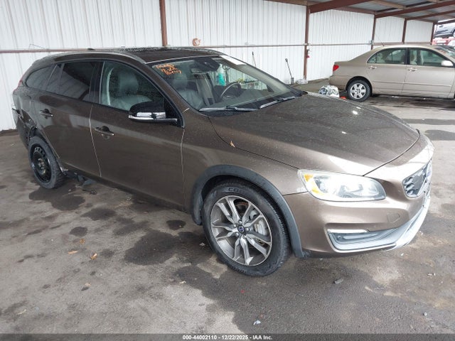 2015 VOLVO V60 CROSS COUNTRY YV4612HK7F1000389