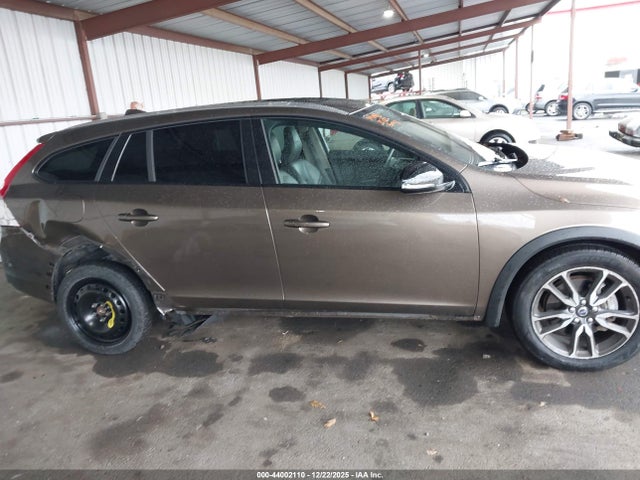 YV4612HK7F1000389 Volvo V60 Cross Country T5