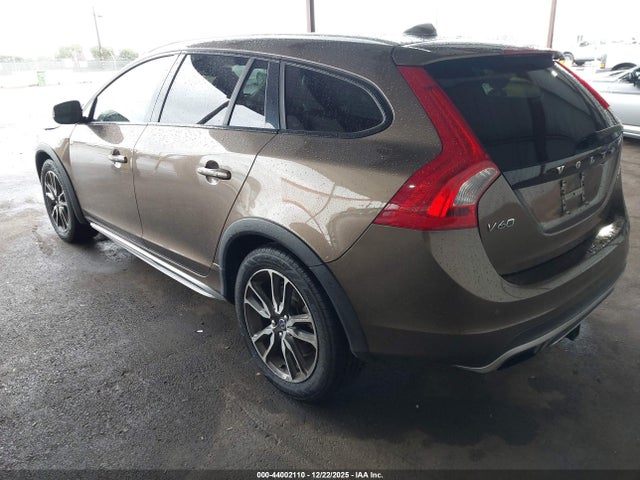 2015 VOLVO V60 CROSS COUNTRY YV4612HK7F1000389 Photo 2