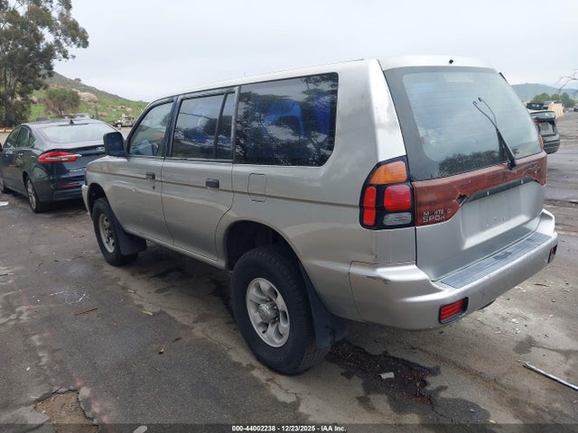 2001 MITSUBISHI MONTERO SPORT JA4LS21H51P048961 Photo 2