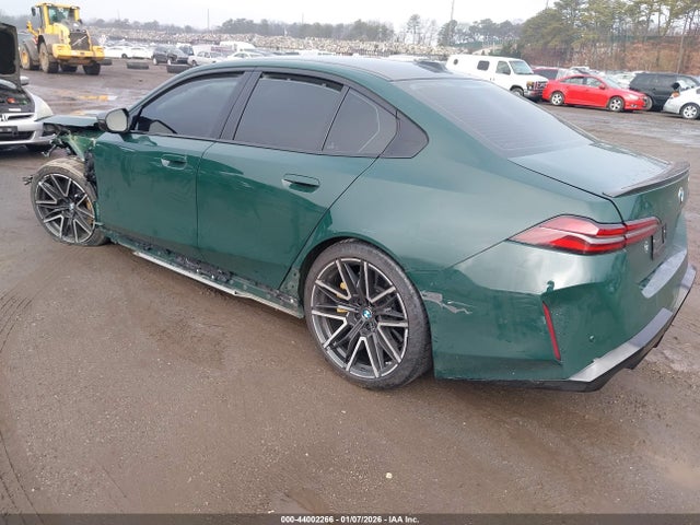 2026 BMW M5 WBS83FK05TCW09929 Photo 2
