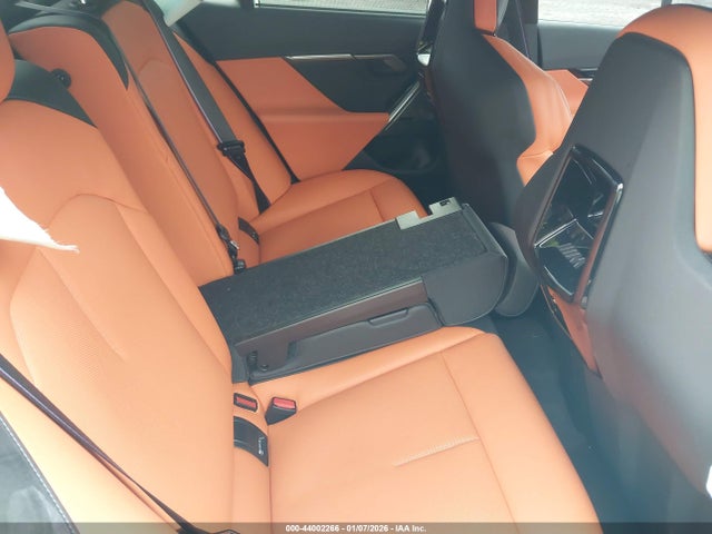 2026 BMW M5 WBS83FK05TCW09929 Photo 7