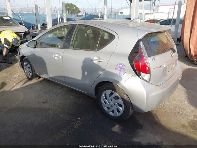 JTDKDTB3XG1589388 Toyota Prius C One