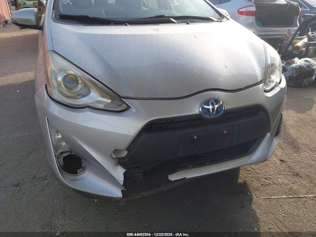 JTDKDTB3XG1589388 Toyota Prius C One