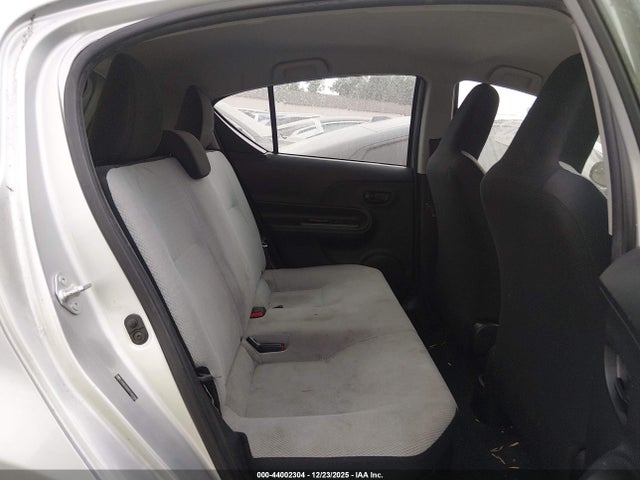 JTDKDTB3XG1589388 Toyota Prius C One