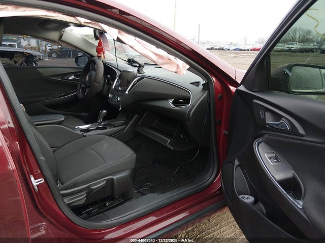 Продажа на аукционе авто 2016 Chevrolet Malibu 1lt, vin: 1G1ZE5ST3GF321303, номер лота: 44002343
