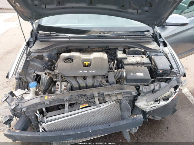 KMHD74LF4HU385258 Hyundai ELANTRA SE