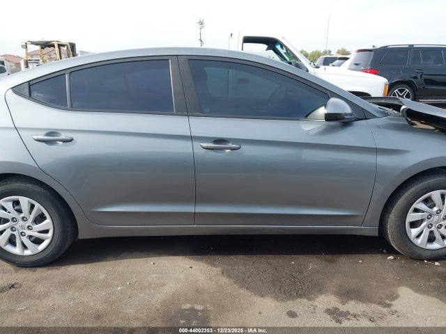 KMHD74LF4HU385258 Hyundai ELANTRA SE