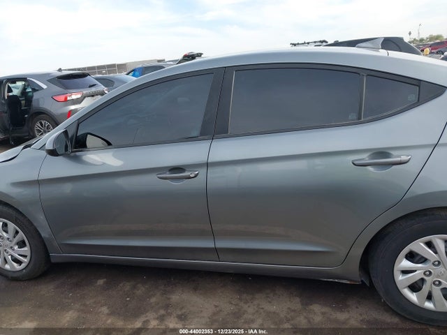 KMHD74LF4HU385258 Hyundai ELANTRA SE