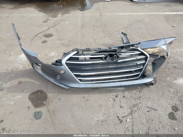 KMHD74LF4HU385258 Hyundai ELANTRA SE