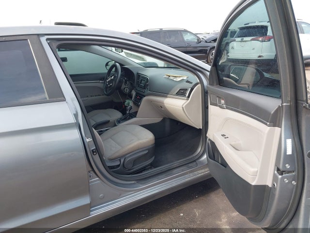 KMHD74LF4HU385258 Hyundai ELANTRA SE