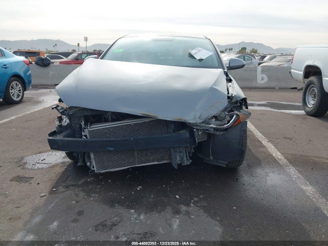 KMHD74LF4HU385258 Hyundai ELANTRA SE