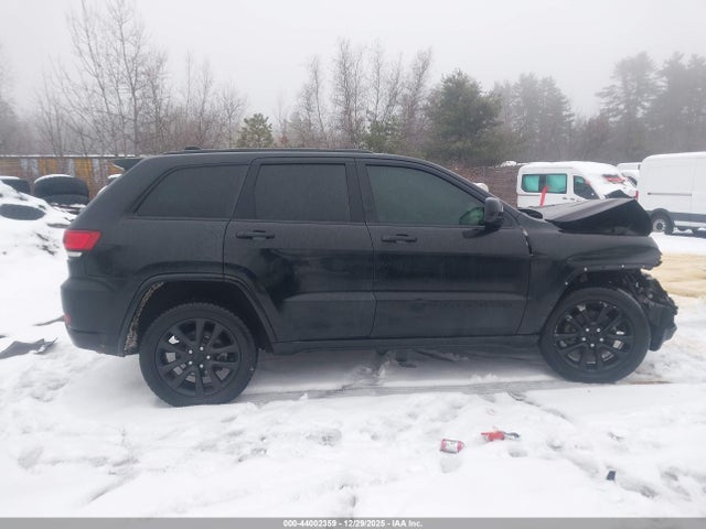 1C4RJFAGXNC113768 Jeep Grand Cherokee Wk Laredo X 4x4