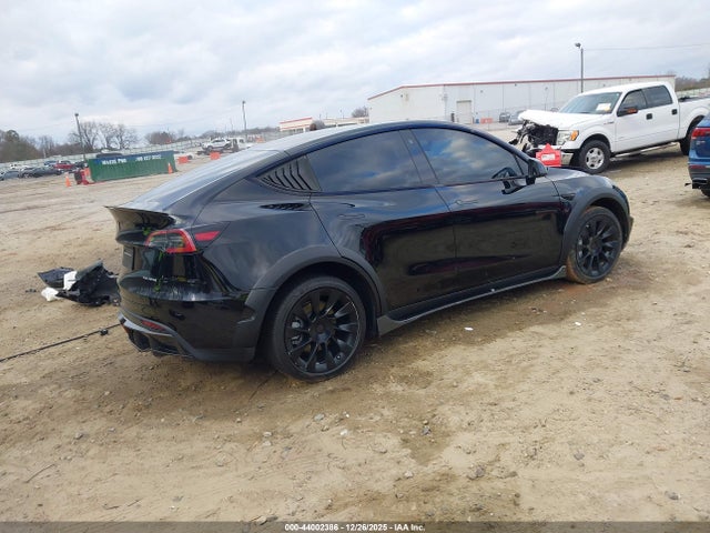 2023 TESLA MODEL Y 7SAYGDEE8PA110476 Photo 3