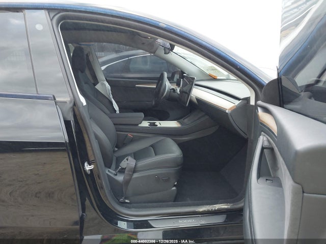 2023 TESLA MODEL Y 7SAYGDEE8PA110476 Photo 4