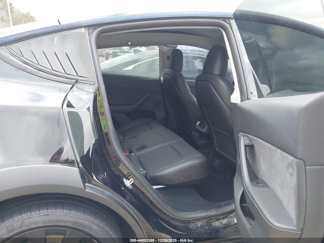 2023 TESLA MODEL Y 7SAYGDEE8PA110476 Photo 7