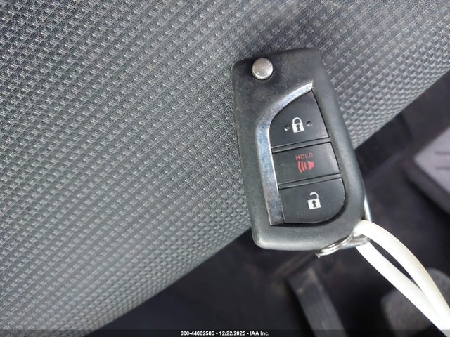 2T3H1RFV4LC059268 Toyota RAV4 LE