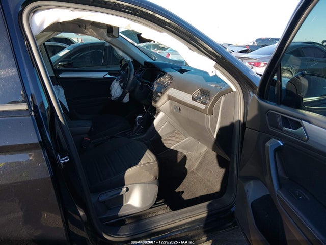 3VV1B7AX6NM076508 Volkswagen Tiguan 2.0t S