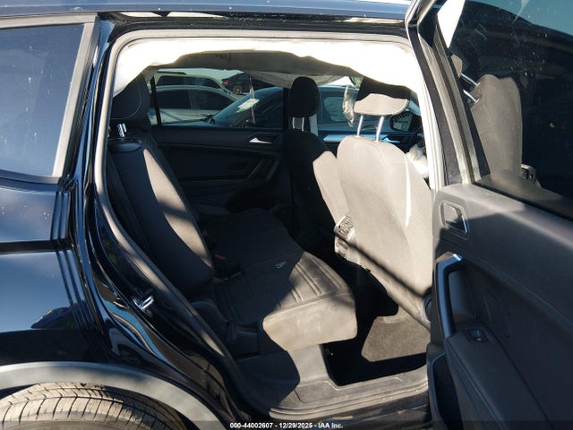 3VV1B7AX6NM076508 Volkswagen Tiguan 2.0t S
