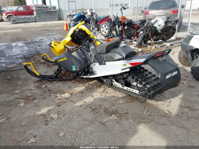 2024 SKI-DOO MX Z 600 2BPSBHRC2RV000445 Photo 2