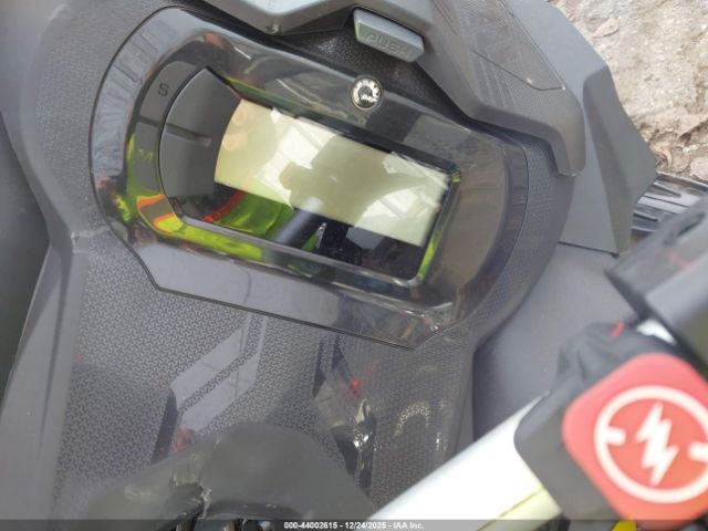 2024 SKI-DOO MX Z 600 2BPSBHRC2RV000445 Photo 6