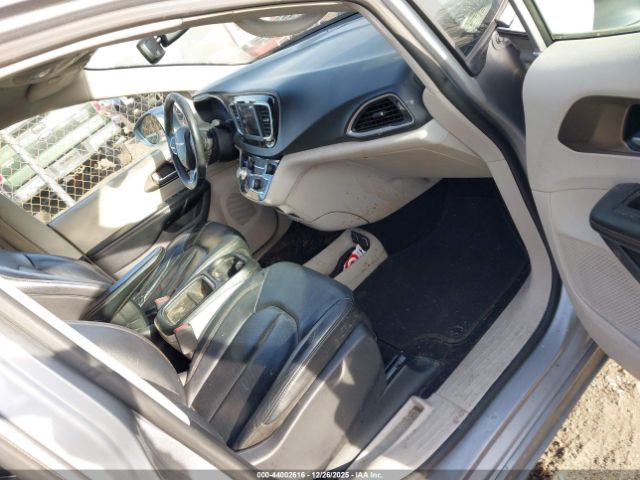 2019 CHRYSLER PACIFICA 2C4RC1BG7KR732553 Photo 4