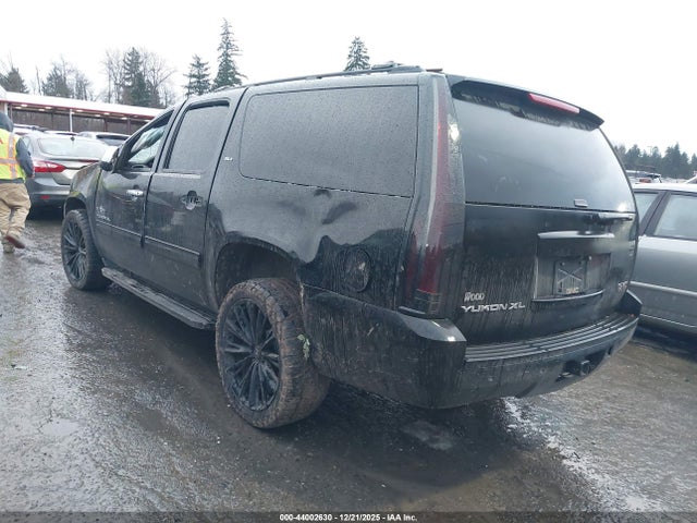 2014 GMC YUKON XL 1500 1GKS1KE05ER177192 Photo 2