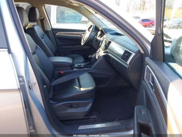 2018 VOLKSWAGEN ATLAS 1V2MR2CA8JC527094 Photo 4