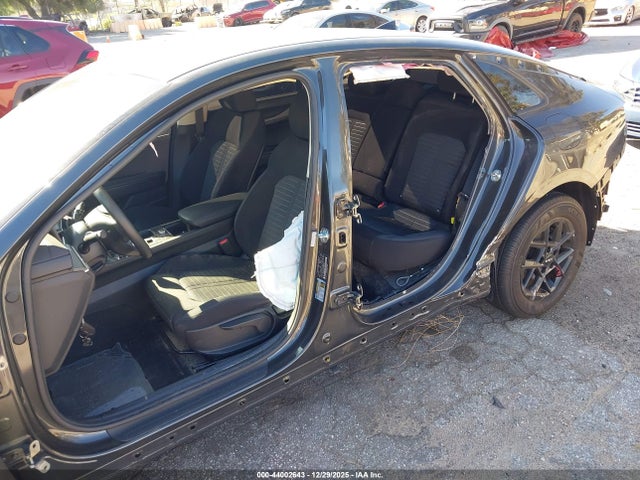 KNAG24J71S5316764 KIA K5 LXS