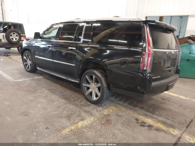 2016 CADILLAC ESCALADE ESV 1GYS4HKJ2GR337934 Photo 2