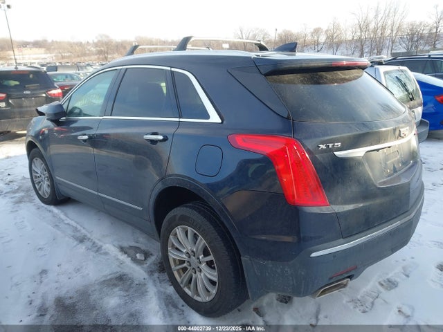 2017 CADILLAC XT5 1GYKNARS2HZ105533 Photo 2
