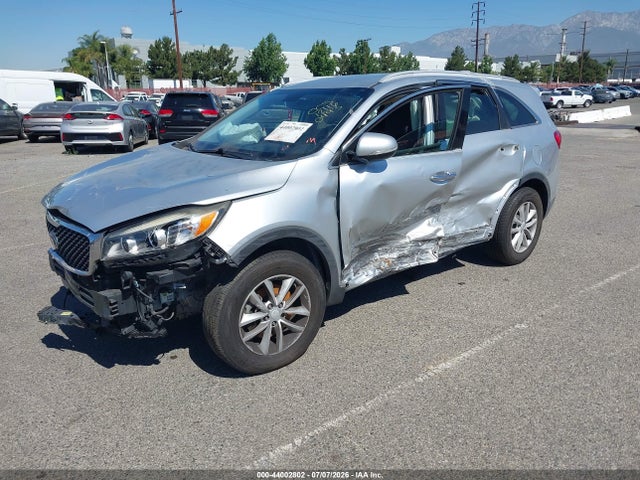 KIA Sorento 3.3l Lx 2017 5XYPG4A56HG310493 Image 2