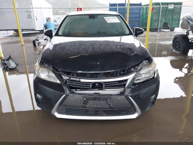 Lexus CT 200H 2015 JTHKD5BH8F2222794 Image 12