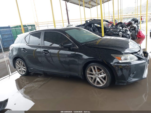 Lexus CT 200H 2015 JTHKD5BH8F2222794 Image 13