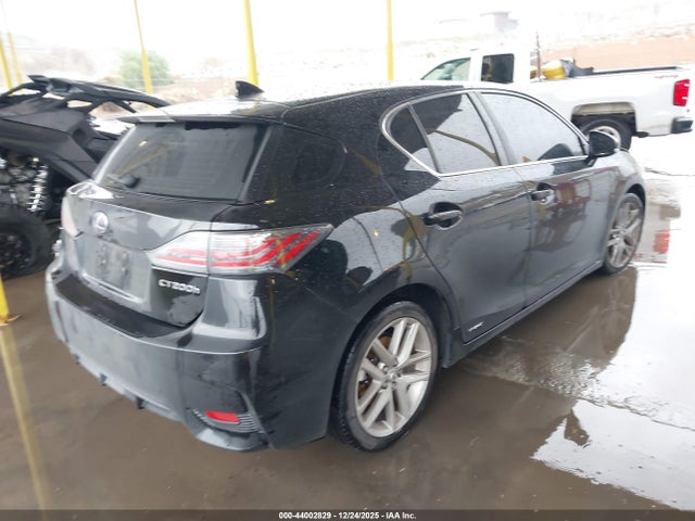 Lexus CT 200H 2015 JTHKD5BH8F2222794 Image 4