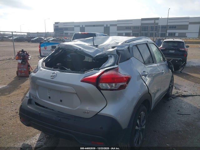 2020 Nissan Kicks Sv Xtronic Cvt მანქანა იყიდება აუქციონზე, vin: 3N1CP5CV7LL547189, აუქციონის ნომერი: 44002839