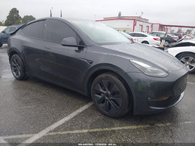2024 TESLA MODEL Y 7SAYGAEE1RF127902 Photo 0