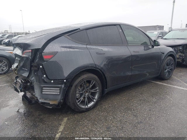 2024 TESLA MODEL Y 7SAYGAEE1RF127902 Photo 3