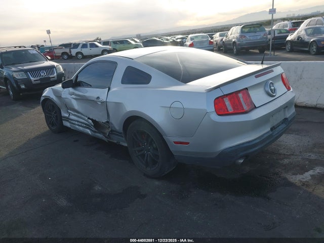 2011 FORD MUSTANG 1ZVBP8AM0B5138905 Photo 2