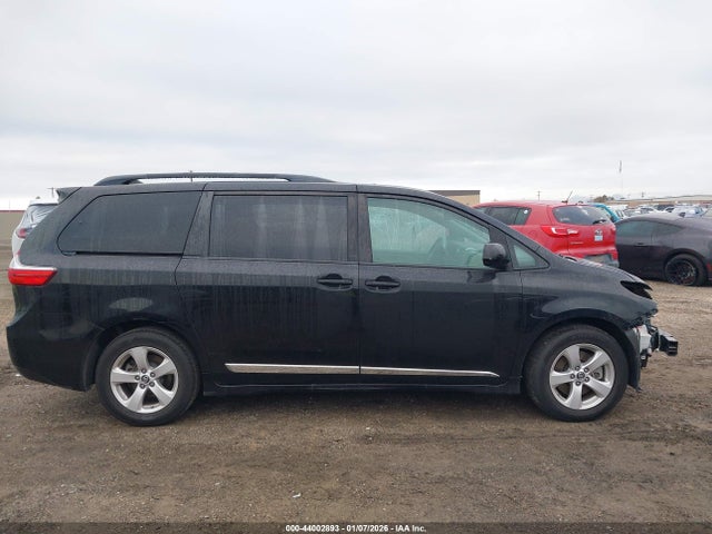 5TDKZ3DC4KS018893 Toyota Sienna Le 8 Passenger