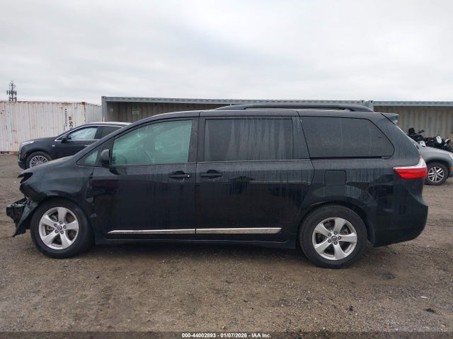5TDKZ3DC4KS018893 Toyota Sienna Le 8 Passenger