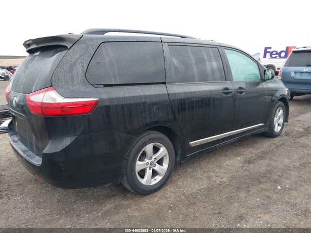 5TDKZ3DC4KS018893 Toyota Sienna Le 8 Passenger