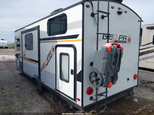 44002908 :رقم المزاد ، 5ZT2RSJC5M3014871 vin ، 2021 Forest River Rockwood مزاد بيع
