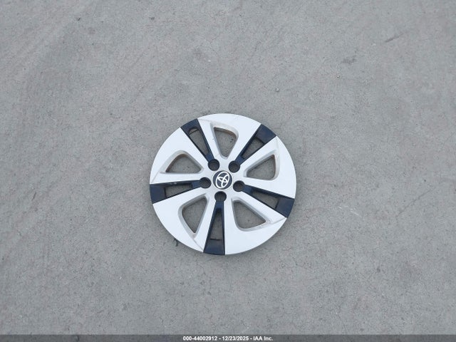 JTDKBRFU4J3070005 Toyota Prius Two