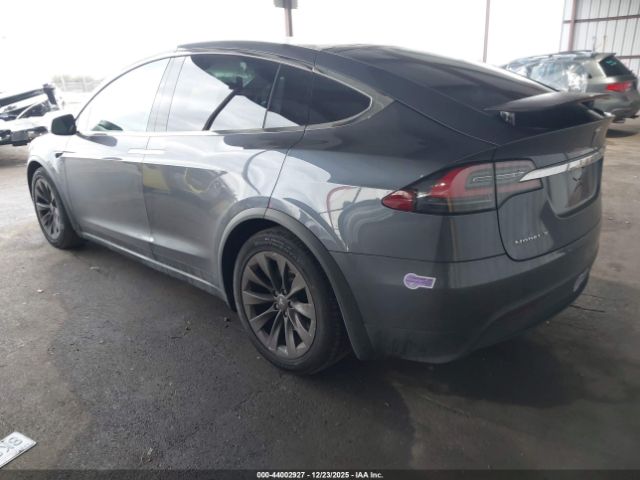 2019 TESLA MODEL X 5YJXCBE2XKF152741 Photo 2